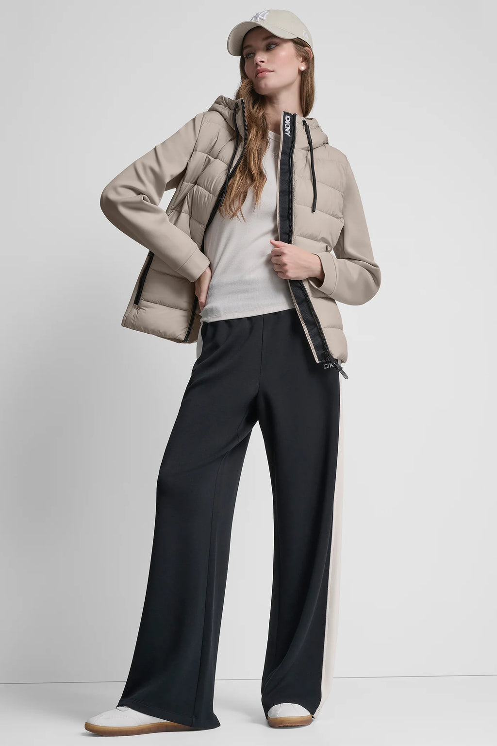 Chaqueta con Gorro Vapor Grey DKNY